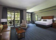 The Lodge at Ballantyne, 夏洛特 North Carolina King Hotel Room with Balcony | 会议 Retreat, Wedding Venue